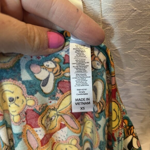 LuLaRoe Disney Pooh Bear Tigger Rabbit - Sz XS - NWOT WDW Classic Tee - Picture 8 of 9